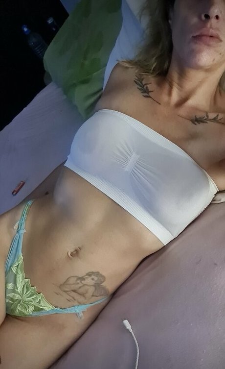 Aritana Maroni nackt schöne bild