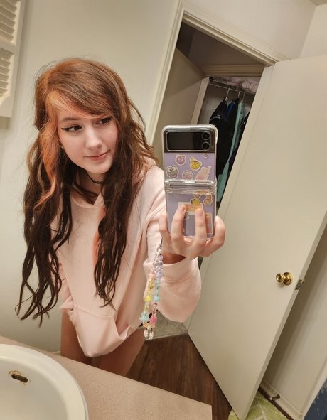 Bunimilk model nackte foto