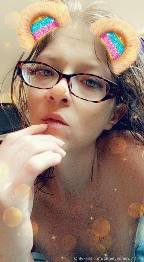 blueeyednerd71free nackt sexy bilder