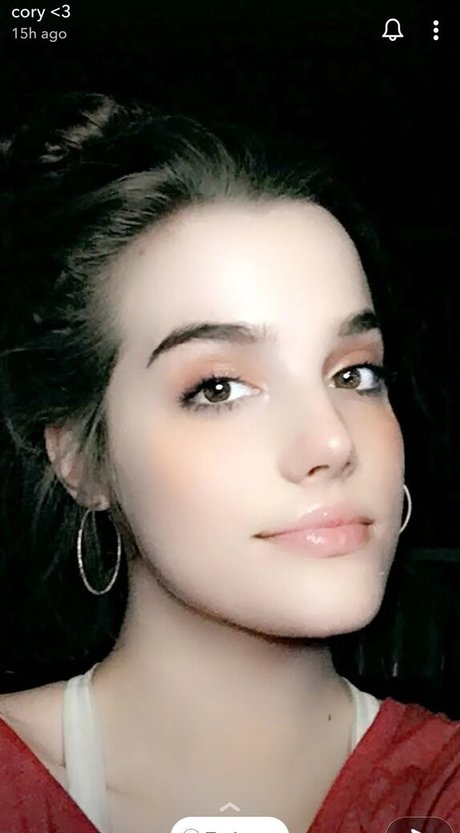 Corrina Rhys top freie bilder