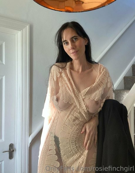 Rose Finchgirl model nackte bild