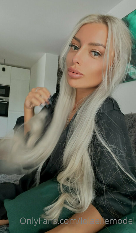 lolaellemodel sexy nackten galerien