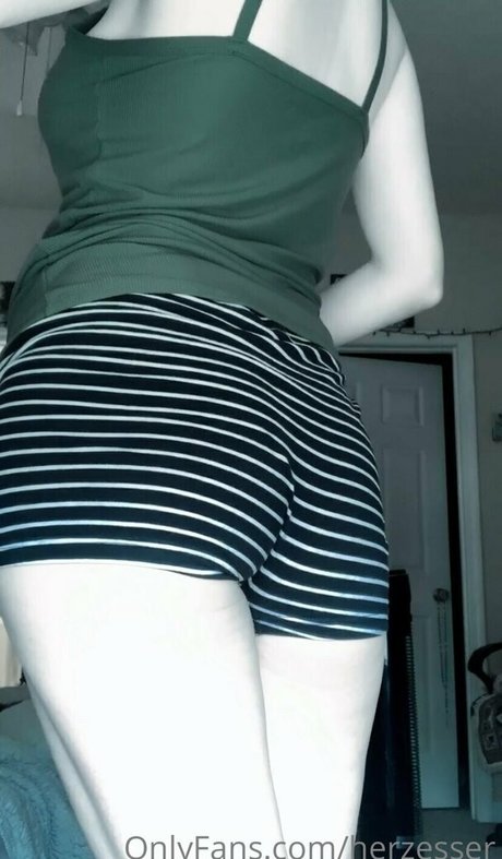 herzesser porno nacktheit fotos