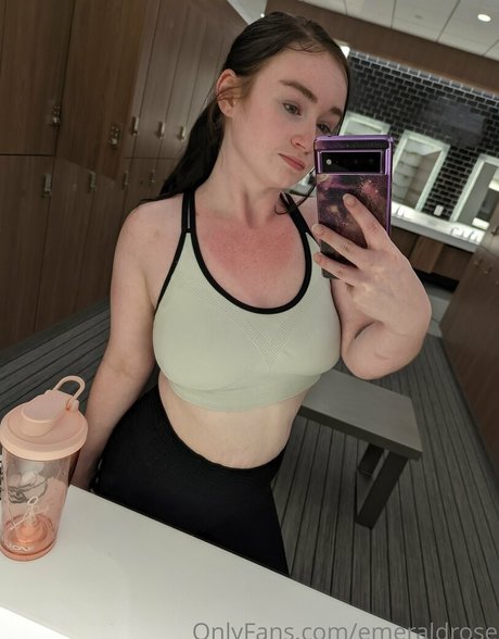 emeraldrose pornostar nackten bild