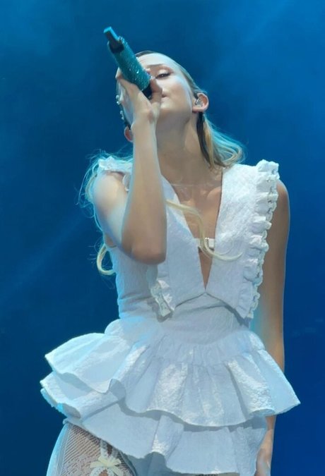 Angele sexy heiße galerien