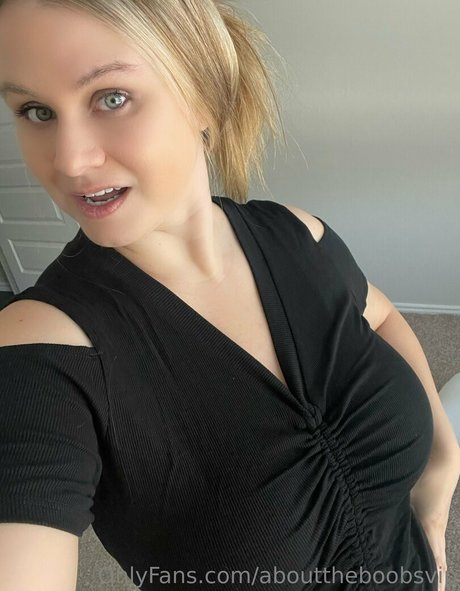 abouttheboobsvip top erotische bild