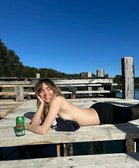 Suki Waterhouse top pornostar foto