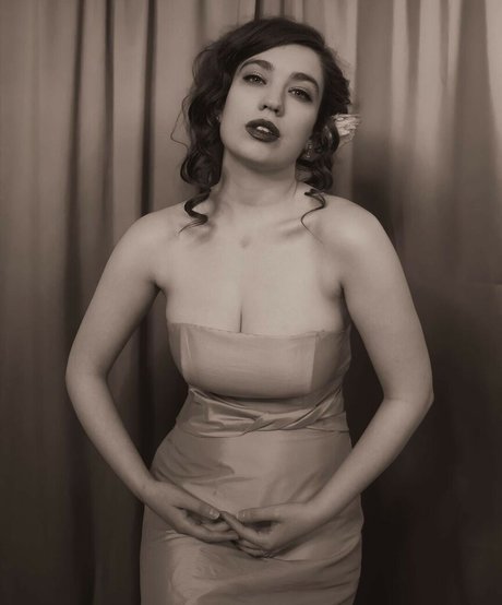 Stephanie Oustalet exklusive erotische galerie