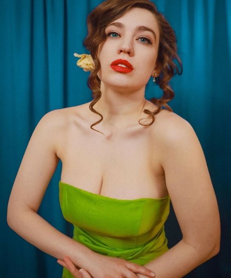 Stephanie Oustalet top kunst foto