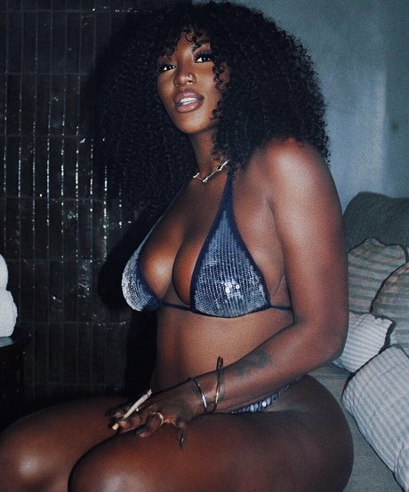 Aya Nakamura beste exklusive galerien