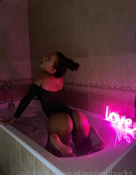 annbucks nackt pornostar foto