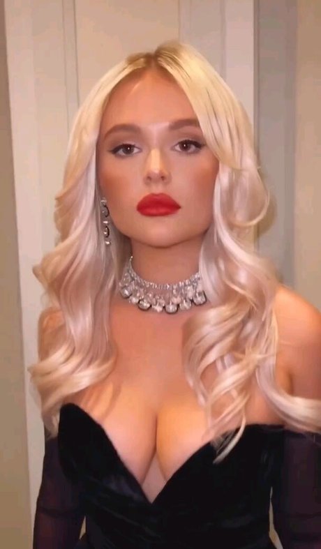 Emily Lind porno nackte bilder