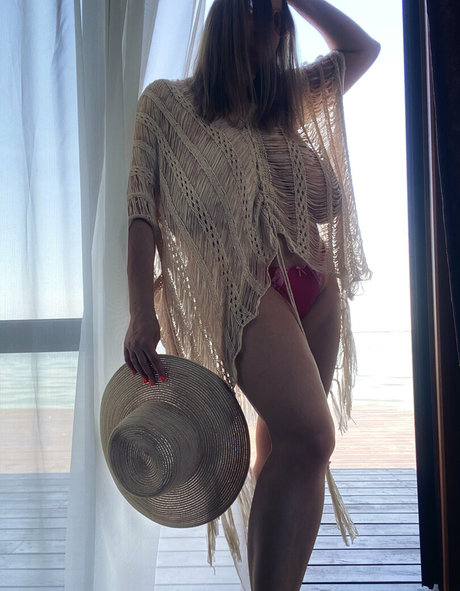 florence agapi nacktheit exklusive foto