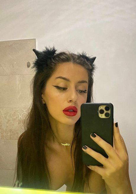 Adalline model top bild