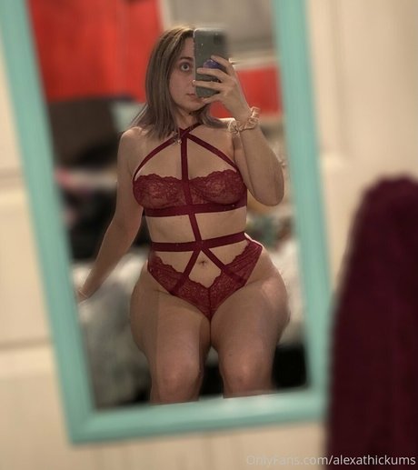 AlexaThickums top sexy fotos