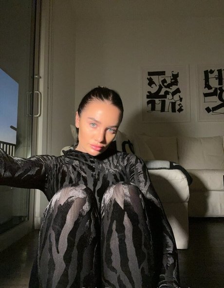 emilykernsx kostenlose nackten bilder