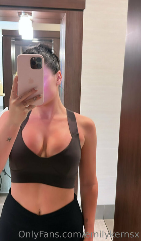 emilykernsx heiße porno foto