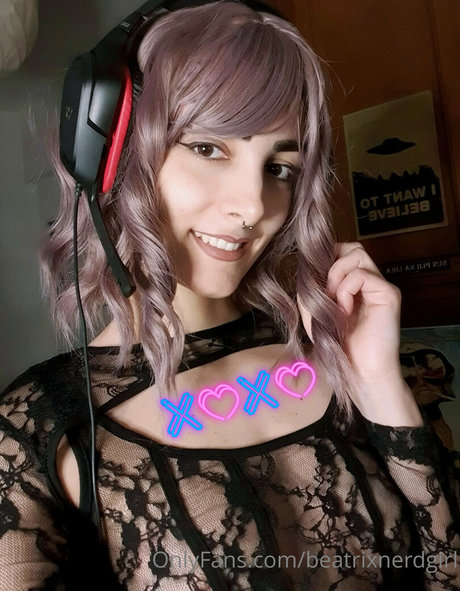 beatrixnerdgirl freie erotische foto