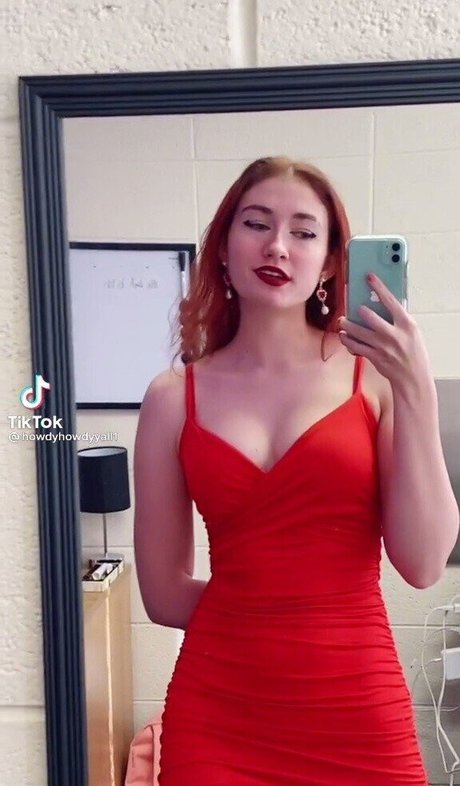 Howdyhowdyyall1 schauspielerin kunst archiv