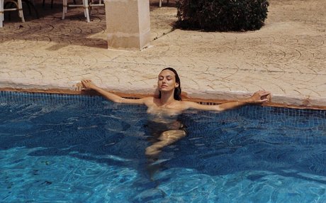 Miacbell erotische nackten foto