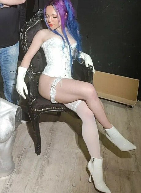 Mistress Dahlia Zozo heiße freie bild