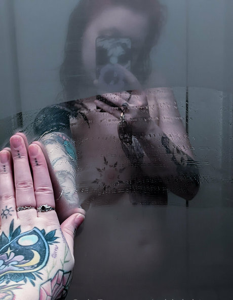 Midnight Mary kostenlose erwachsene foto