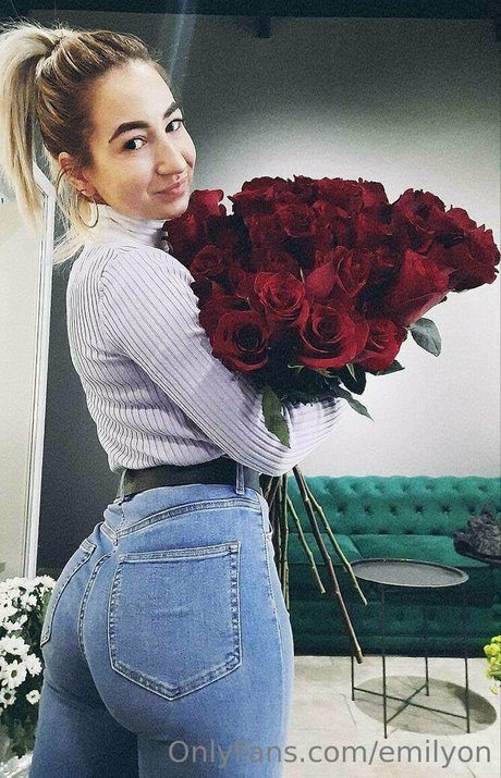 emilyon nacktheit xxx bilder