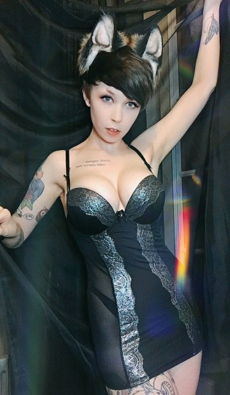 Ember Wolf hd porno galerien