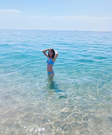 Connie Glynn sexy heiße bild