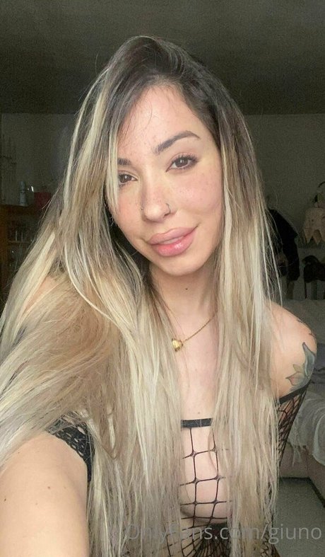 Giuno erotische nackte bild