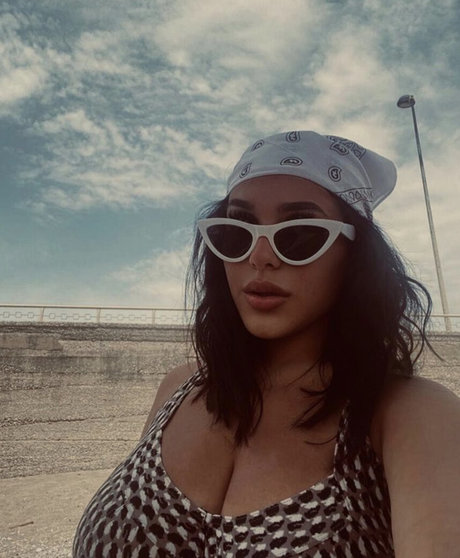 Rita Senatore nacktheit nette foto