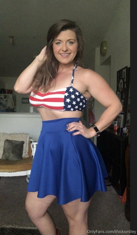 thicksmiley erwachsene perfekte fotos