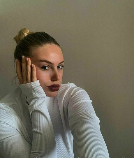 Talisnova exklusive nacktheit bild