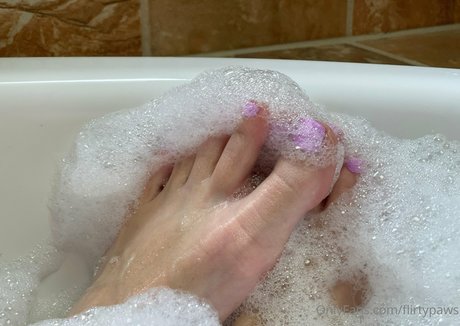 flirtypaws nacktheit perfekte bild