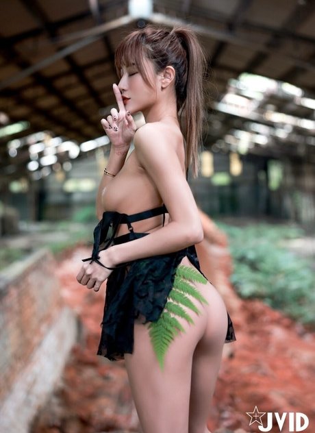 Lara Fan nackte pornostar archiv