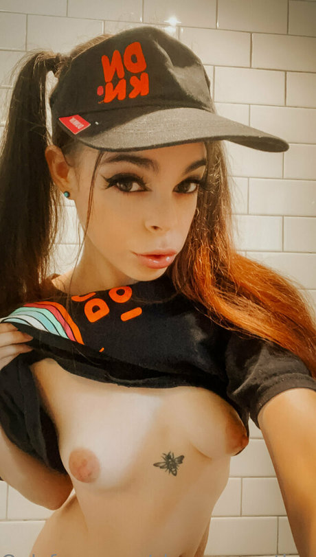 Shegavemethree nackt kostenlose galerie