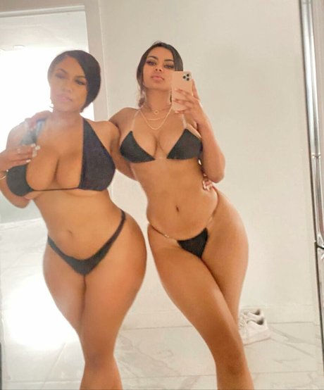 mädchen auf mädchen nur fans erotische erwachsene foto