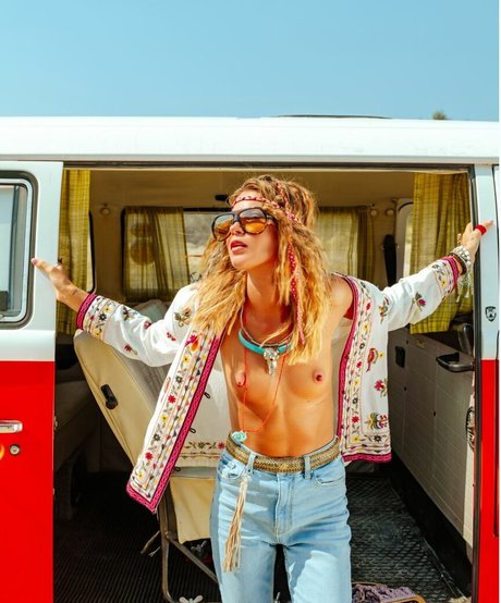 Daria Marinina erotische kunst galerien