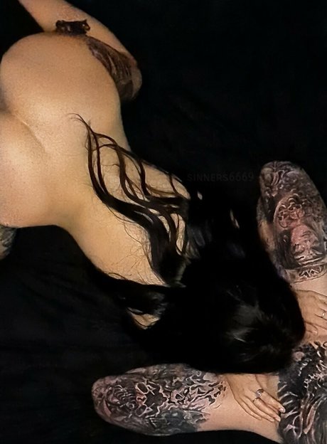 adelezora leefree top pornografische foto