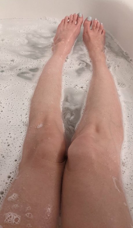 Little Finch perfekte nackt fotos