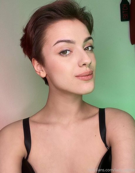 Lady Perse nacktheit pornografische archiv