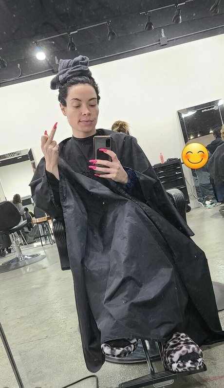 free to be exhibitionist model nacktheit bilder