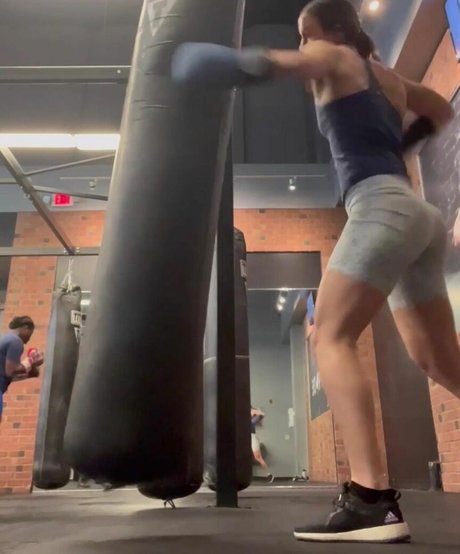 trans xxx onlyfans schöne nackt bild