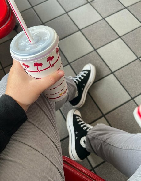 tabithatoesfree kunst akt galerien