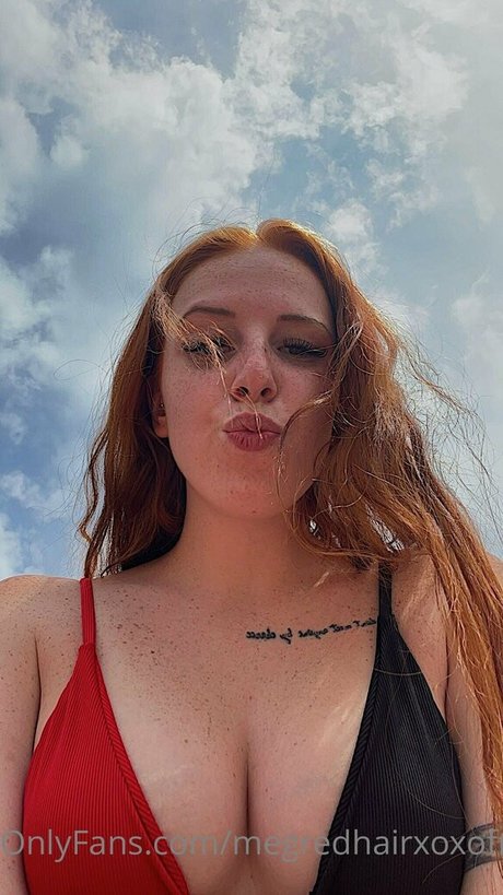 megredhairxoxo tease erwachsene nette foto