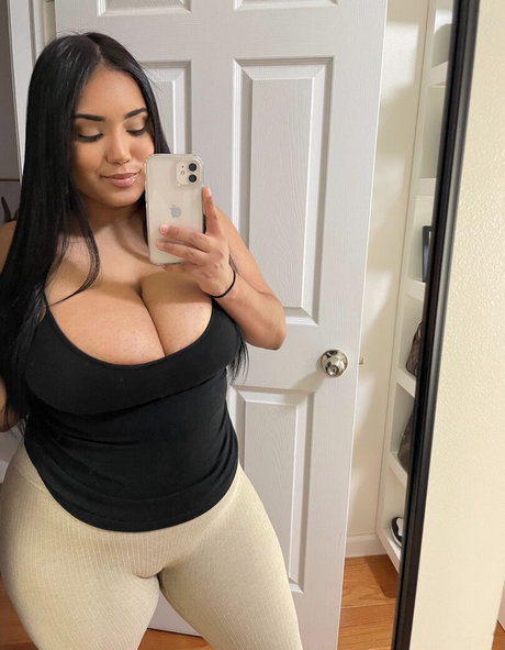 mynamesydalia nackt sexy bild