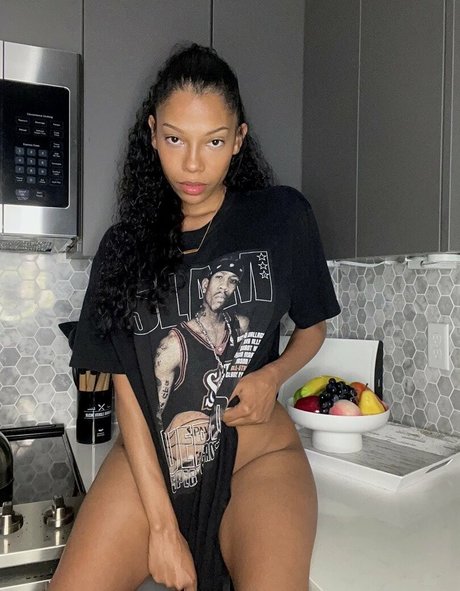 Eden Jabari hd nacktheit fotos