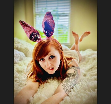 Hollyjaye model heiße bilder