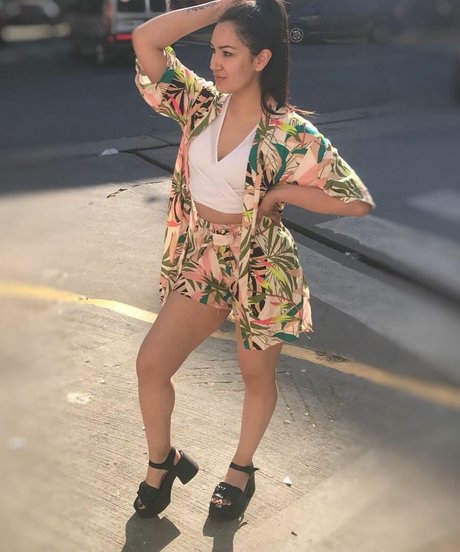 Rocio Lazarte erwachsene akt galerie