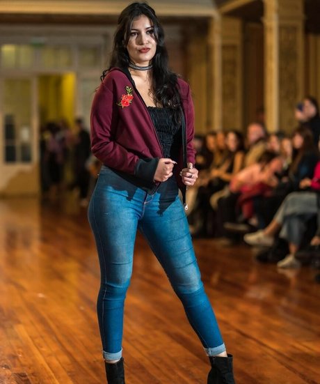 Rocio Lazarte exklusive nackt foto